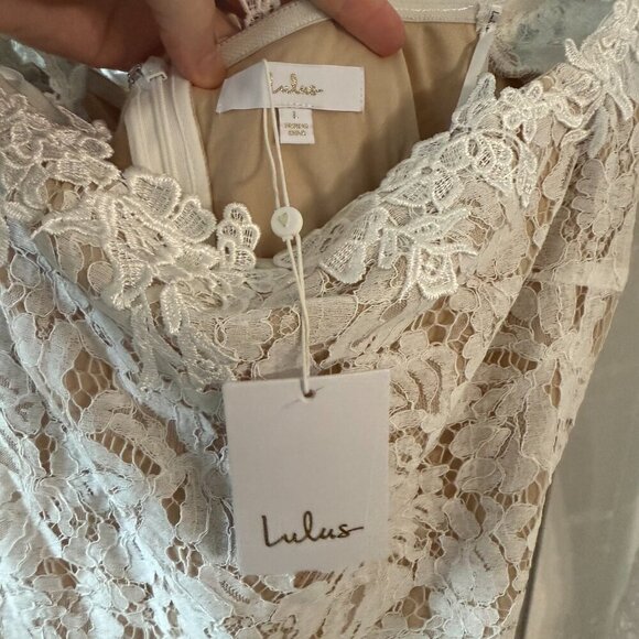 LULU’S Lace Sheath Off-White Floor length Off The Shoulder Wedding Dress, NWT! - Picture 3 of 7